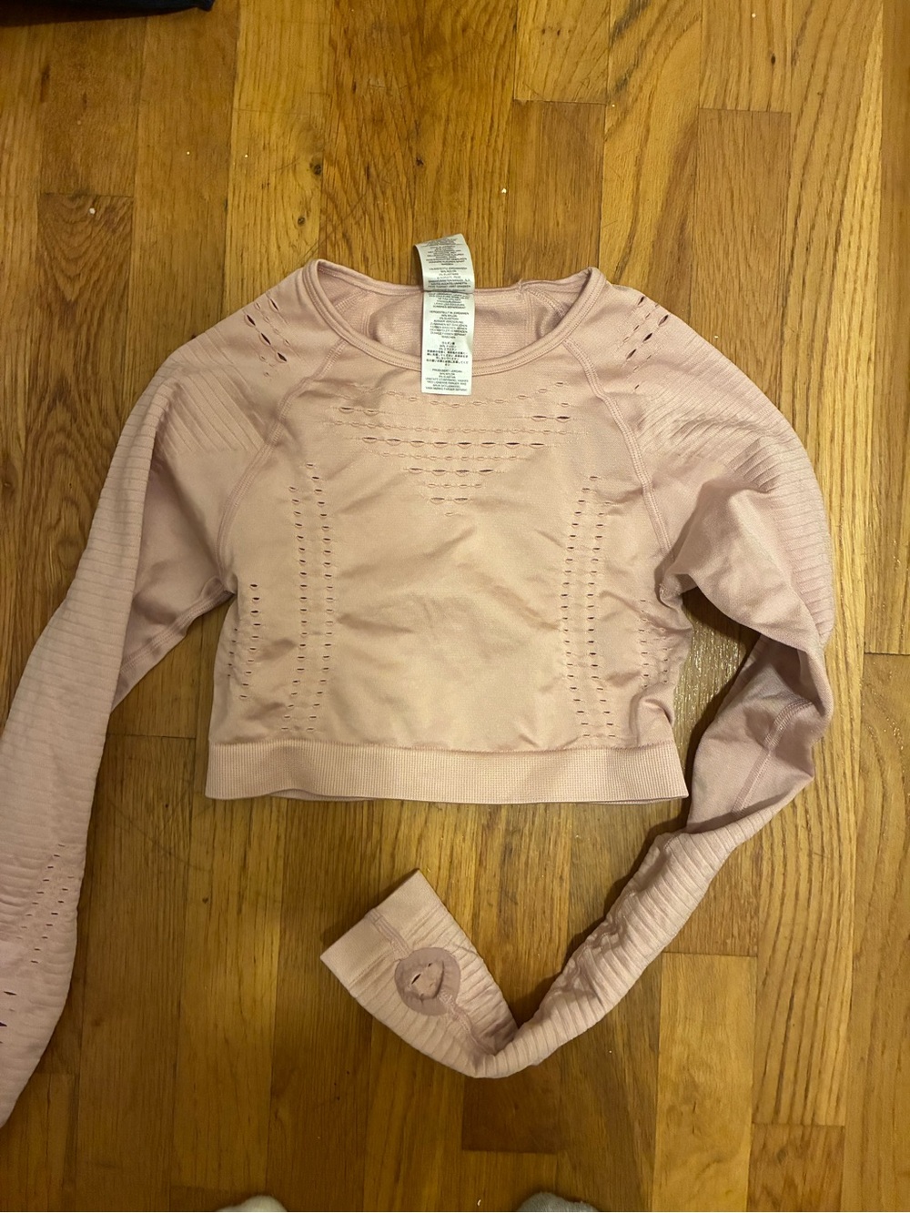 Gymshark Seamless Long-Sleeve Crop Top — Light Pink